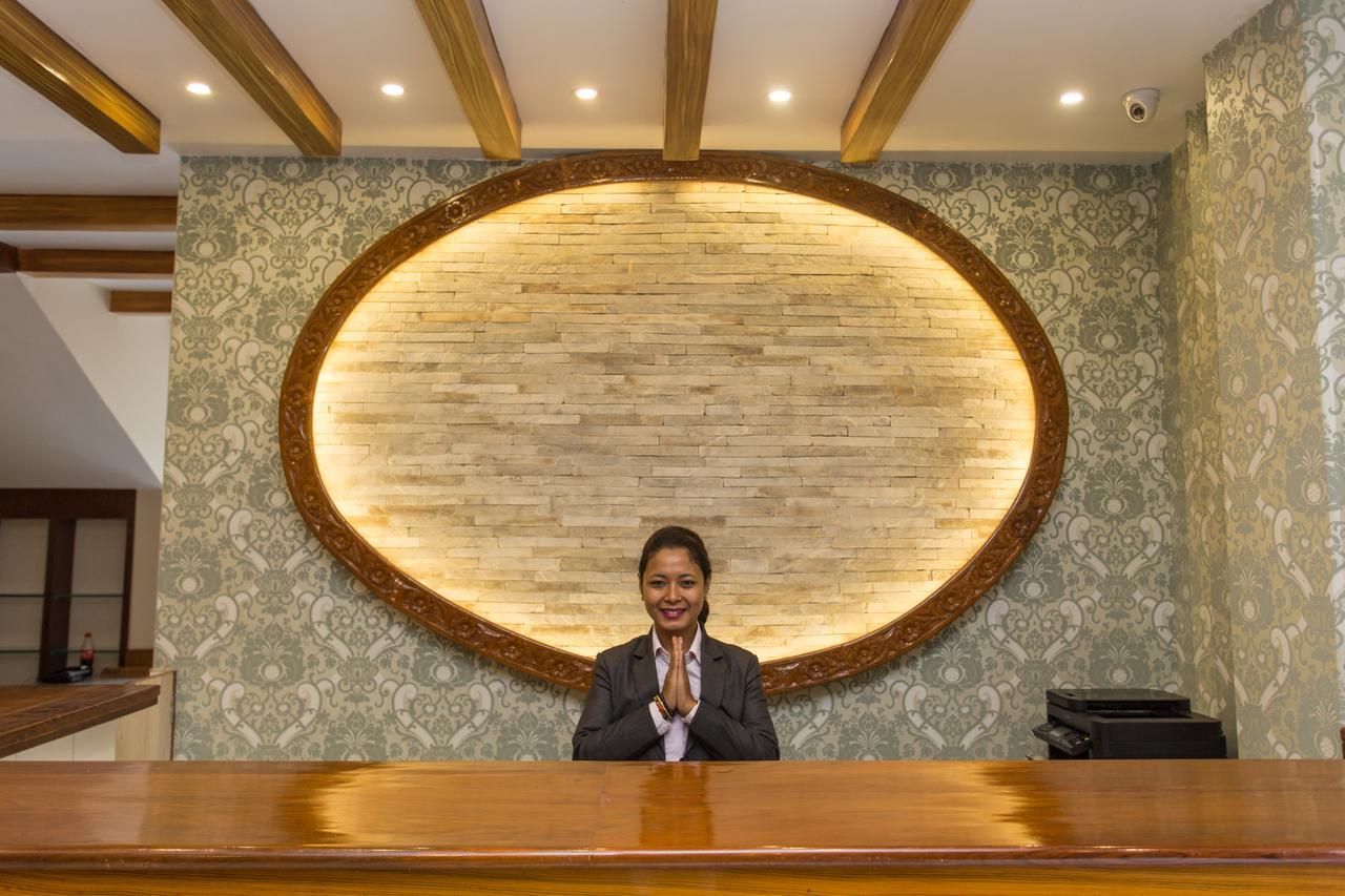 Hotel White Pearl Pokhara Esterno foto