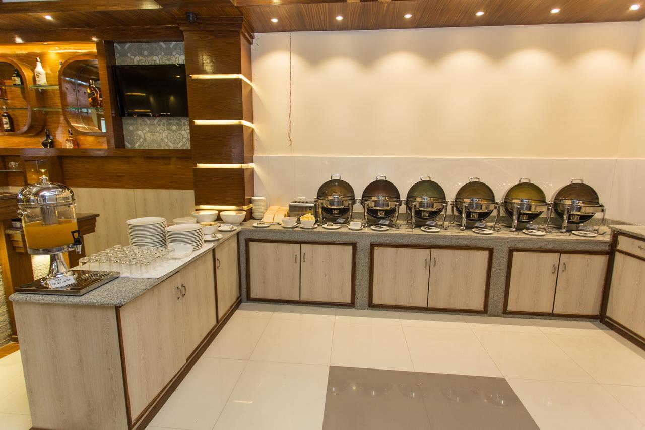 Hotel White Pearl Pokhara Esterno foto