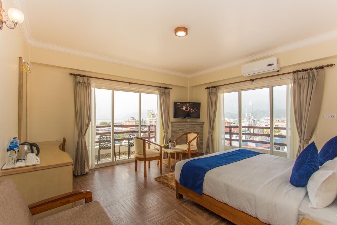 Hotel White Pearl Pokhara Esterno foto