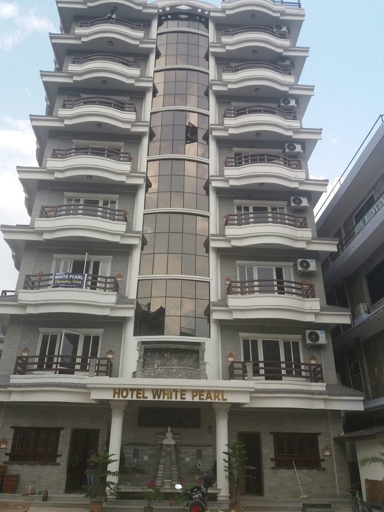 Hotel White Pearl Pokhara Esterno foto