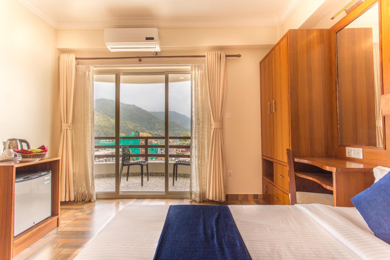 Hotel White Pearl Pokhara Esterno foto