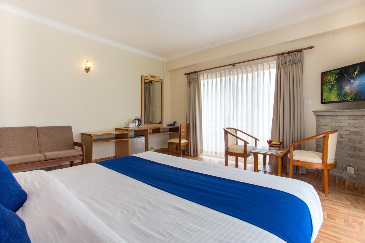 Hotel White Pearl Pokhara Esterno foto