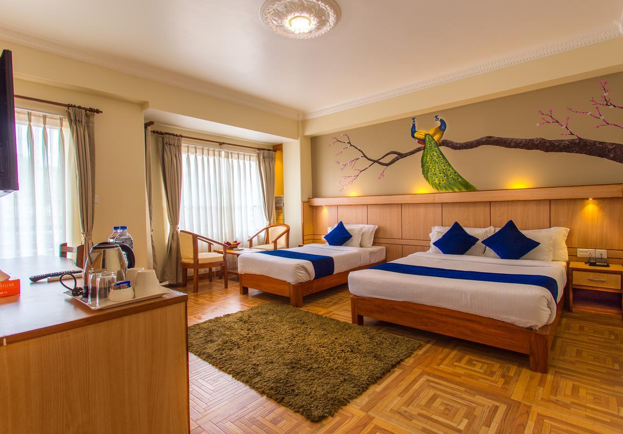 Hotel White Pearl Pokhara Esterno foto