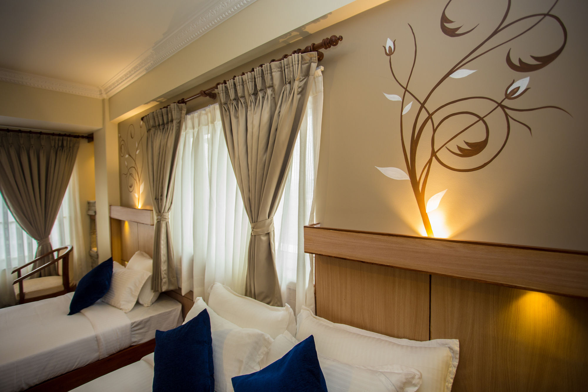 Hotel White Pearl Pokhara Esterno foto
