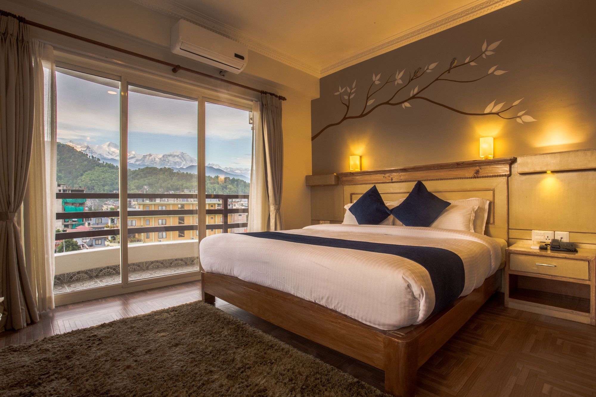 Hotel White Pearl Pokhara Esterno foto