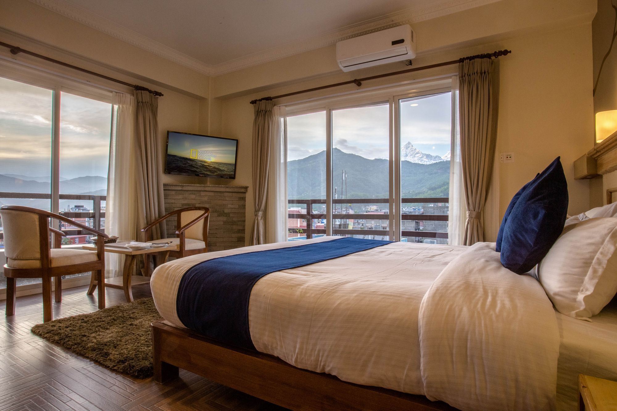 Hotel White Pearl Pokhara Esterno foto