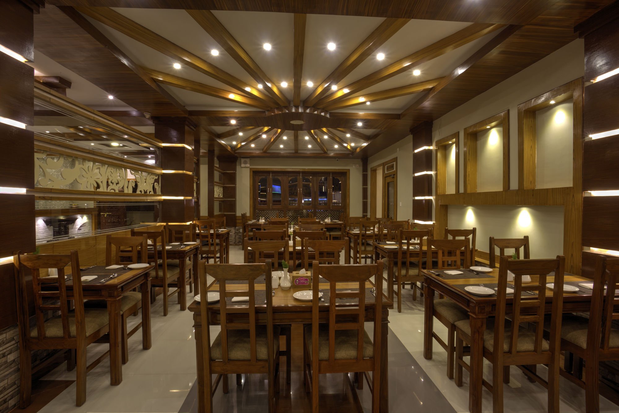 Hotel White Pearl Pokhara Esterno foto