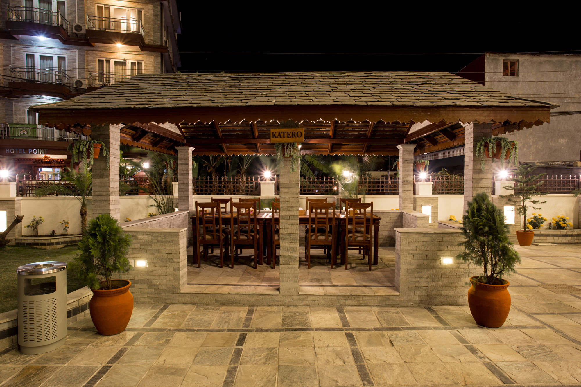Hotel White Pearl Pokhara Esterno foto