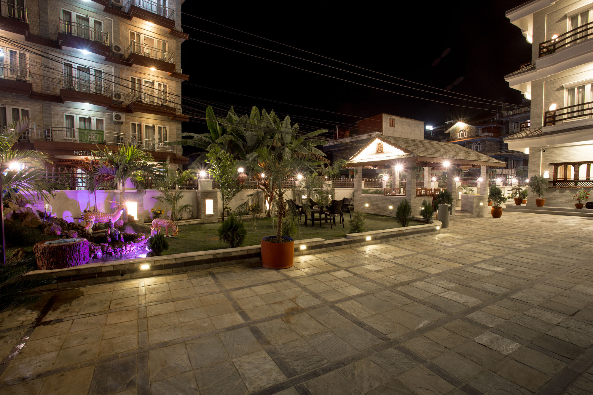 Hotel White Pearl Pokhara Esterno foto