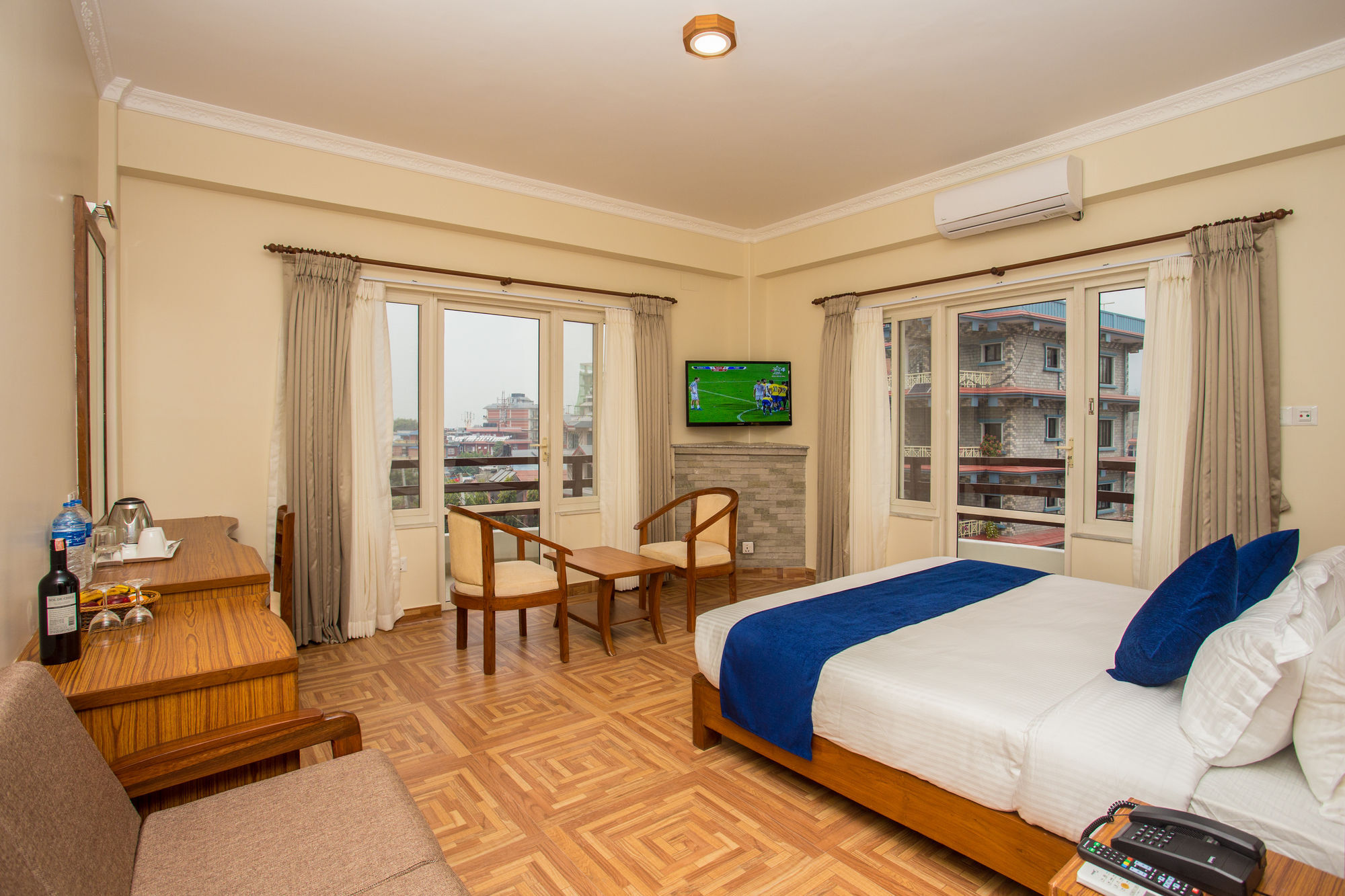 Hotel White Pearl Pokhara Esterno foto