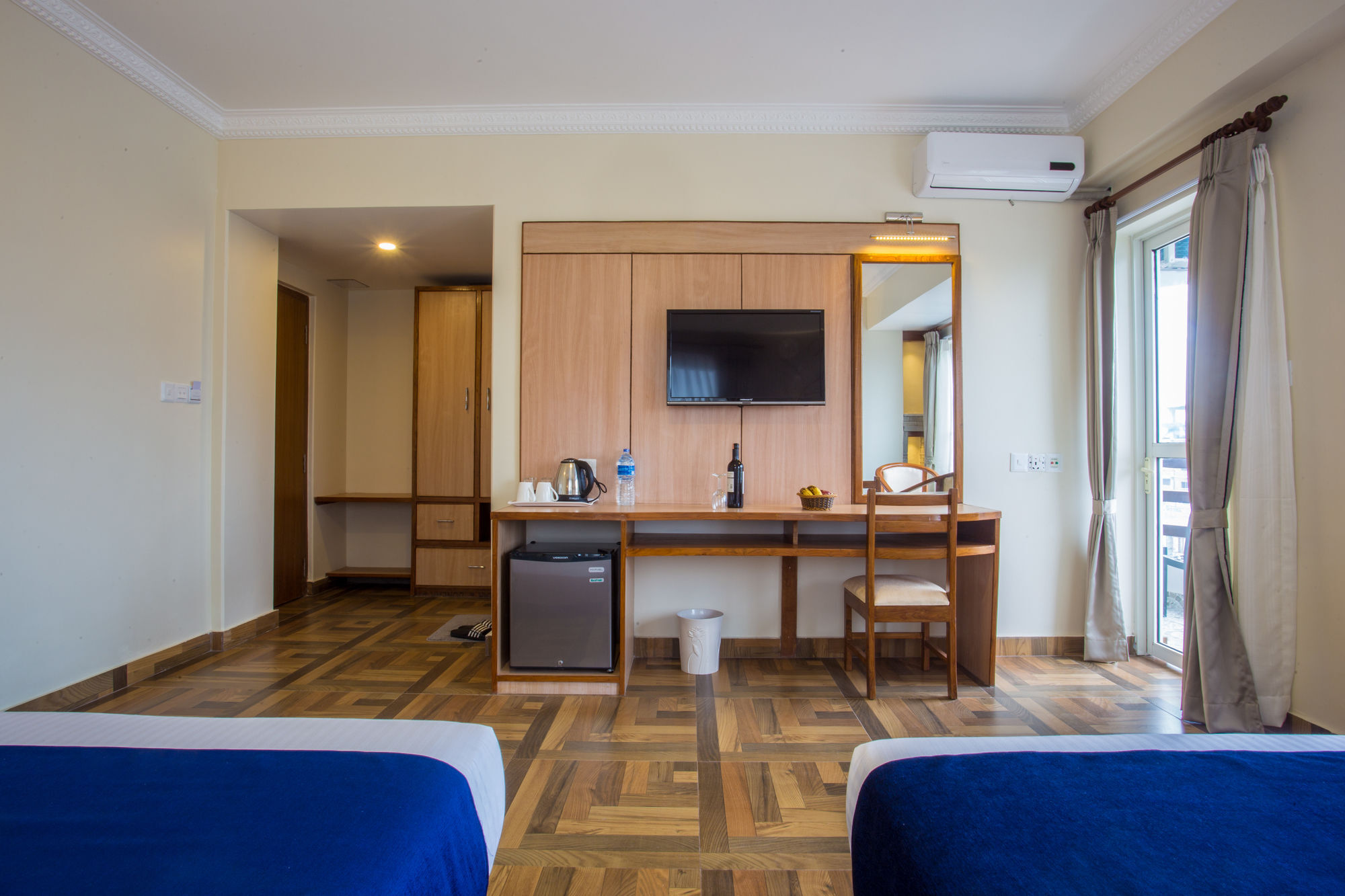 Hotel White Pearl Pokhara Esterno foto