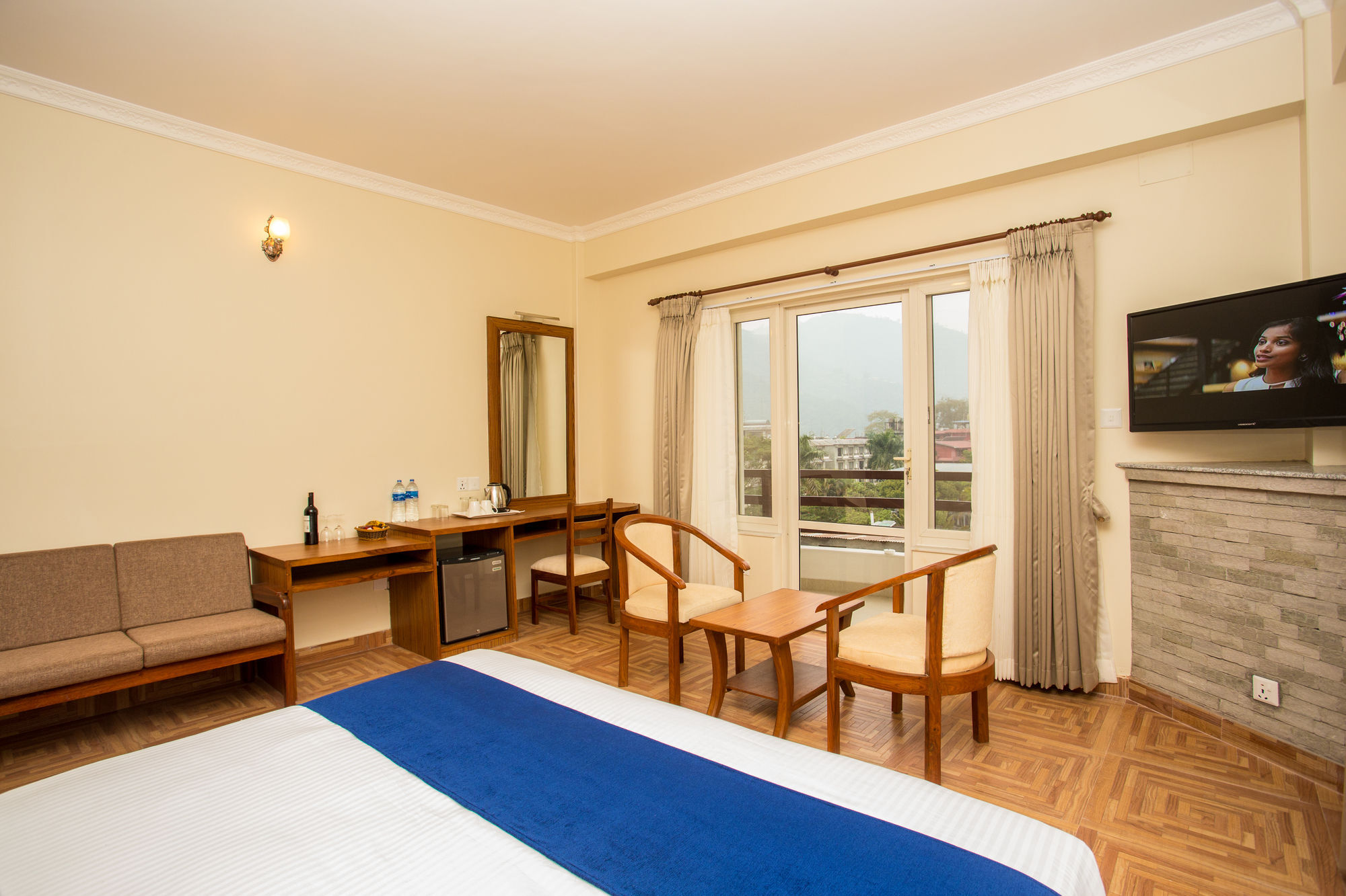 Hotel White Pearl Pokhara Esterno foto